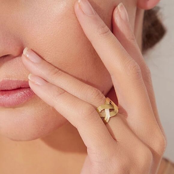 #34 Gold Weave Textured Ring Adjustable - Picture 5 of 9